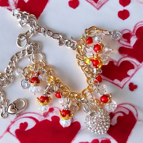 Elegant Gold and Red toned Queen of Hearts Charm Necklace - Picture 8 of 17